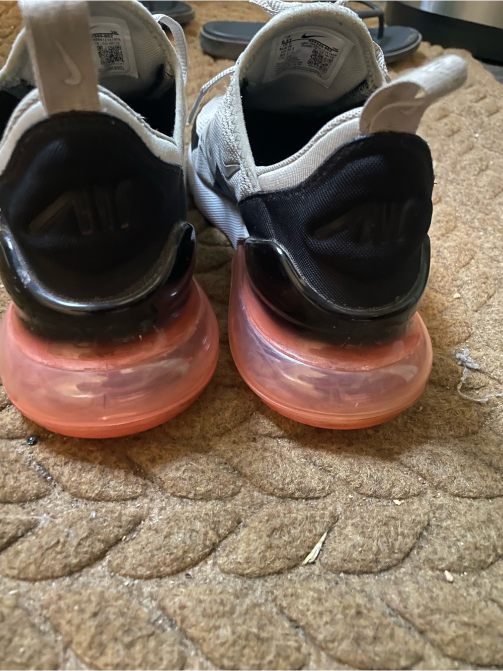 Nike Air Max 270 Sneakers in Light Bone Hot Punch - Picture 8 of 9